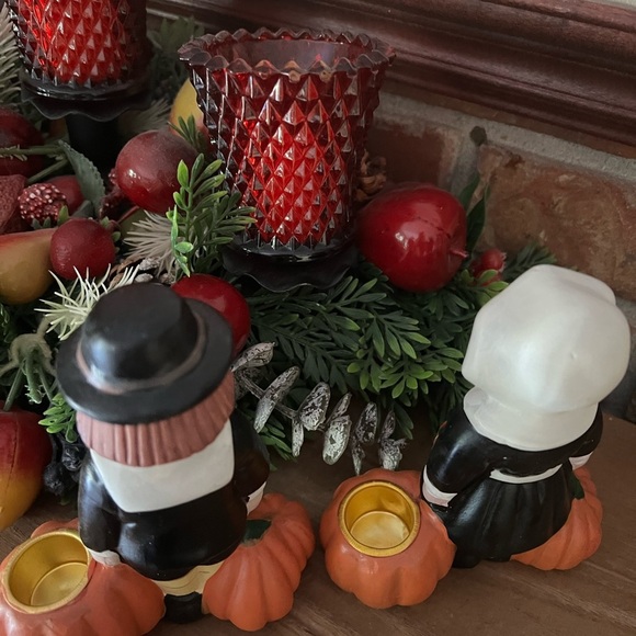 Vintage Pumpkin Harvest
Pilgrim Candle Holders - Picture 7 of 7